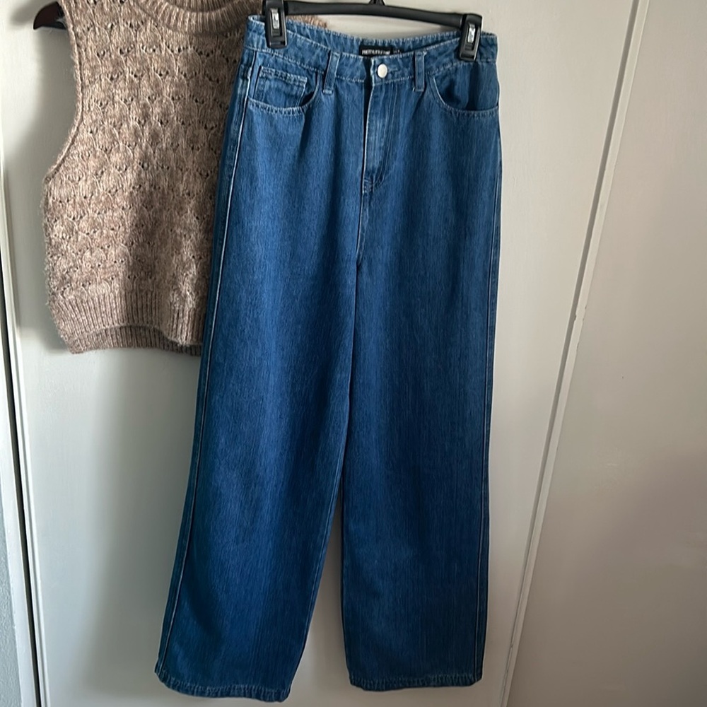 Pretty Little Thing Mid Blue Wash Wide Leg 5-Pocket Denim Jean
